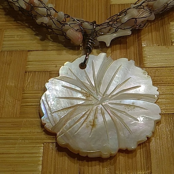 Coral and Shell Necklace - Picture 3 of 7